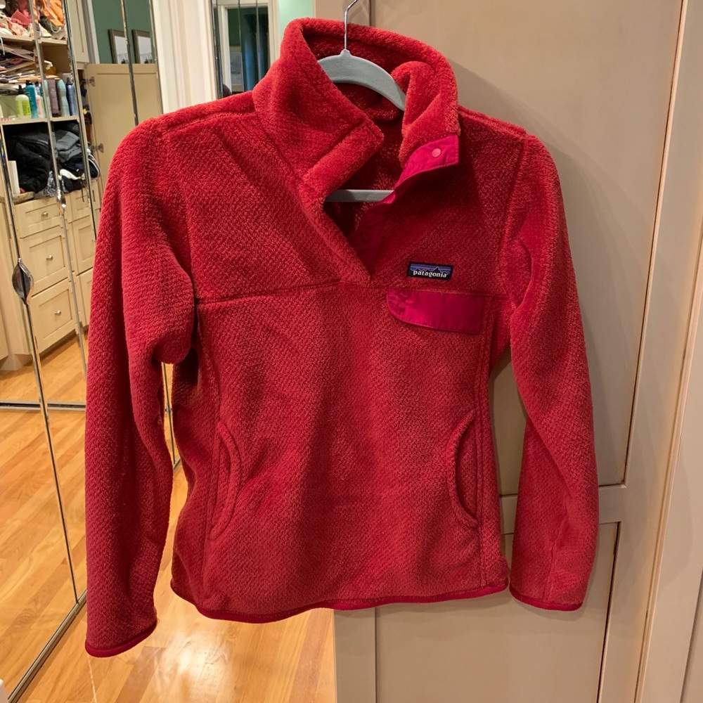 women’s fuzzy Patagonia quarter zip jacket